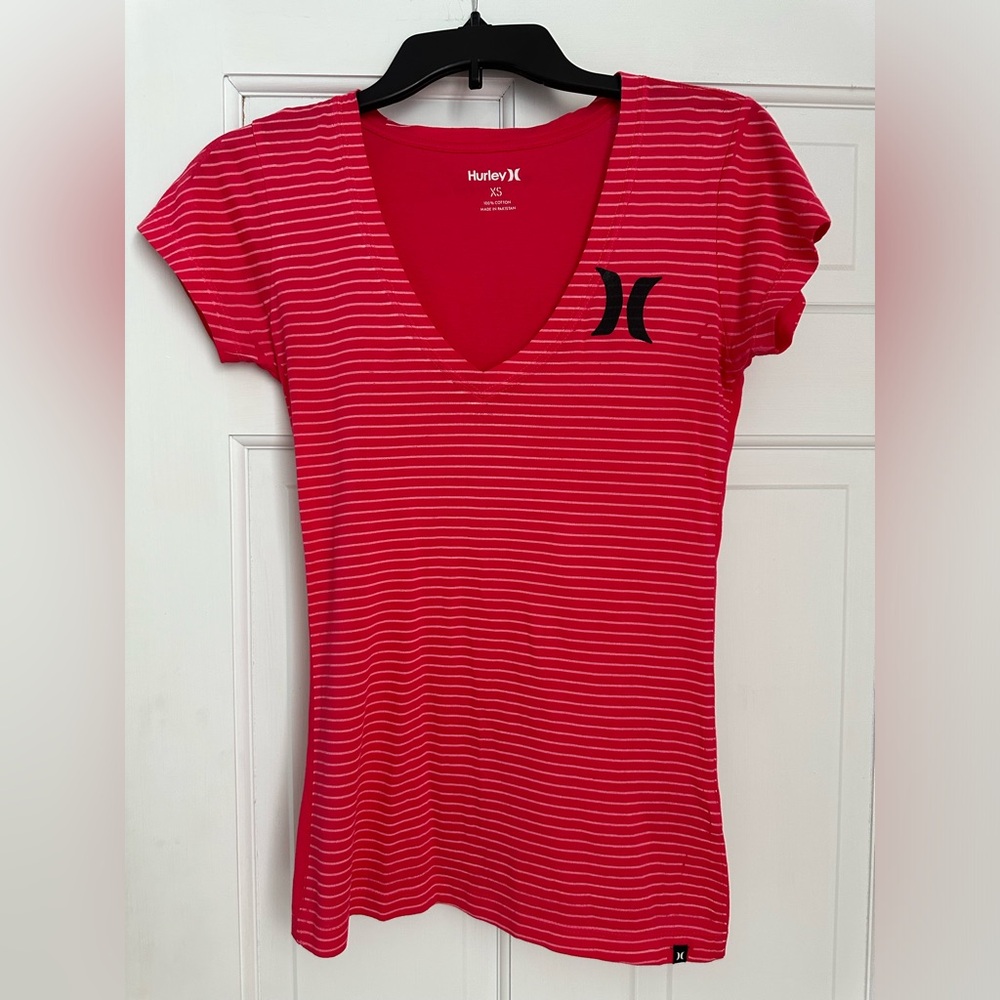 Women’s Hurley Vneck Tshirt - pink - New without tags - XS